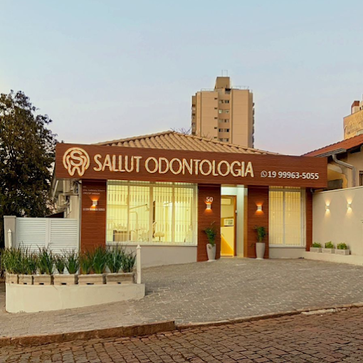 Fachada da clínica Sallut Odontologia em Valinhos